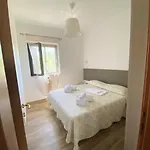 Apartamento Charming In With Shared Pool And Garden