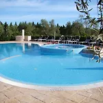 Charming In With Shared Pool And Garden Appartement Vieste