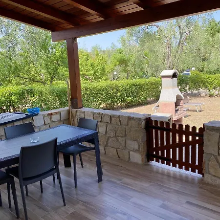 Charming In With Shared Pool And Garden Apartment *