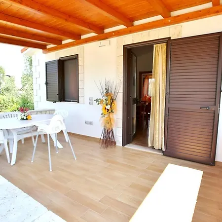 Apartment Charming In With Shared Pool And Garden