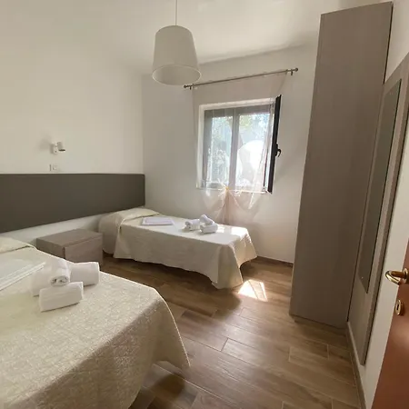 Charming In With Shared Pool And Garden Apartment Vieste