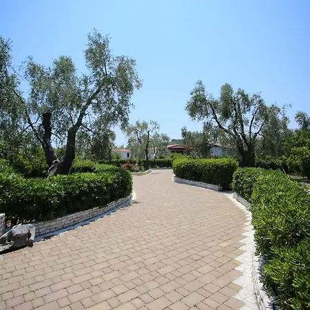 Apartment Charming In With Shared Pool And Garden